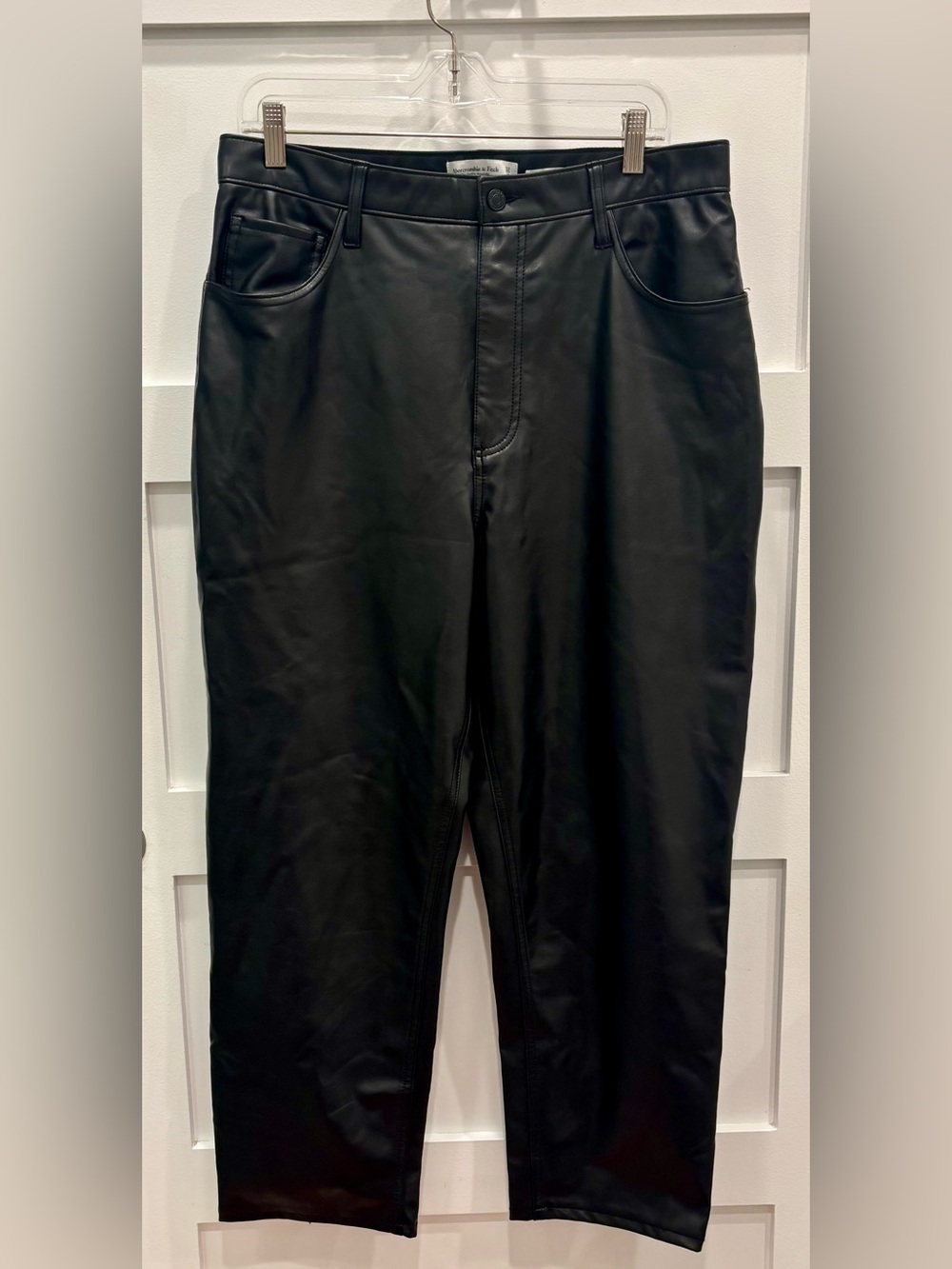 Abercrombie & Fitch Black Vegan Leather Straight-Leg Curve Ultra High Rise Pants